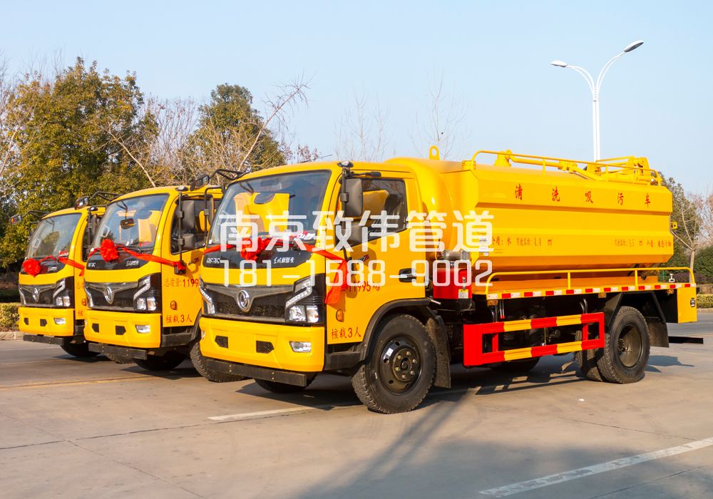 369黄浦多利卡吸污车